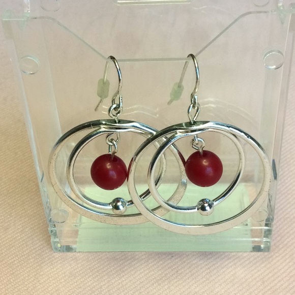 FINAL SALE PRICE Silver & Red Statement Necklace + 2 Earrings - Picture 8 of 9